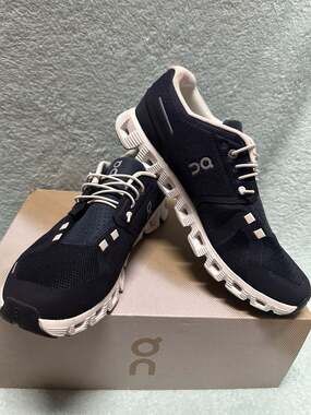 On Cloud 5 Men's Midnight White Running Shoes Size US 8 (59.98916)